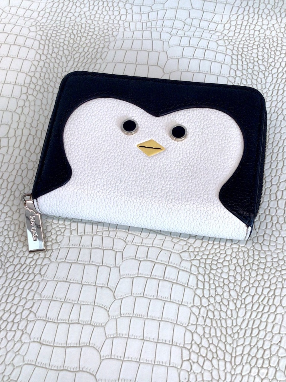Kate Spade New York  MORTY SMALL ZIP AROUND PENGUIN CARD CASE